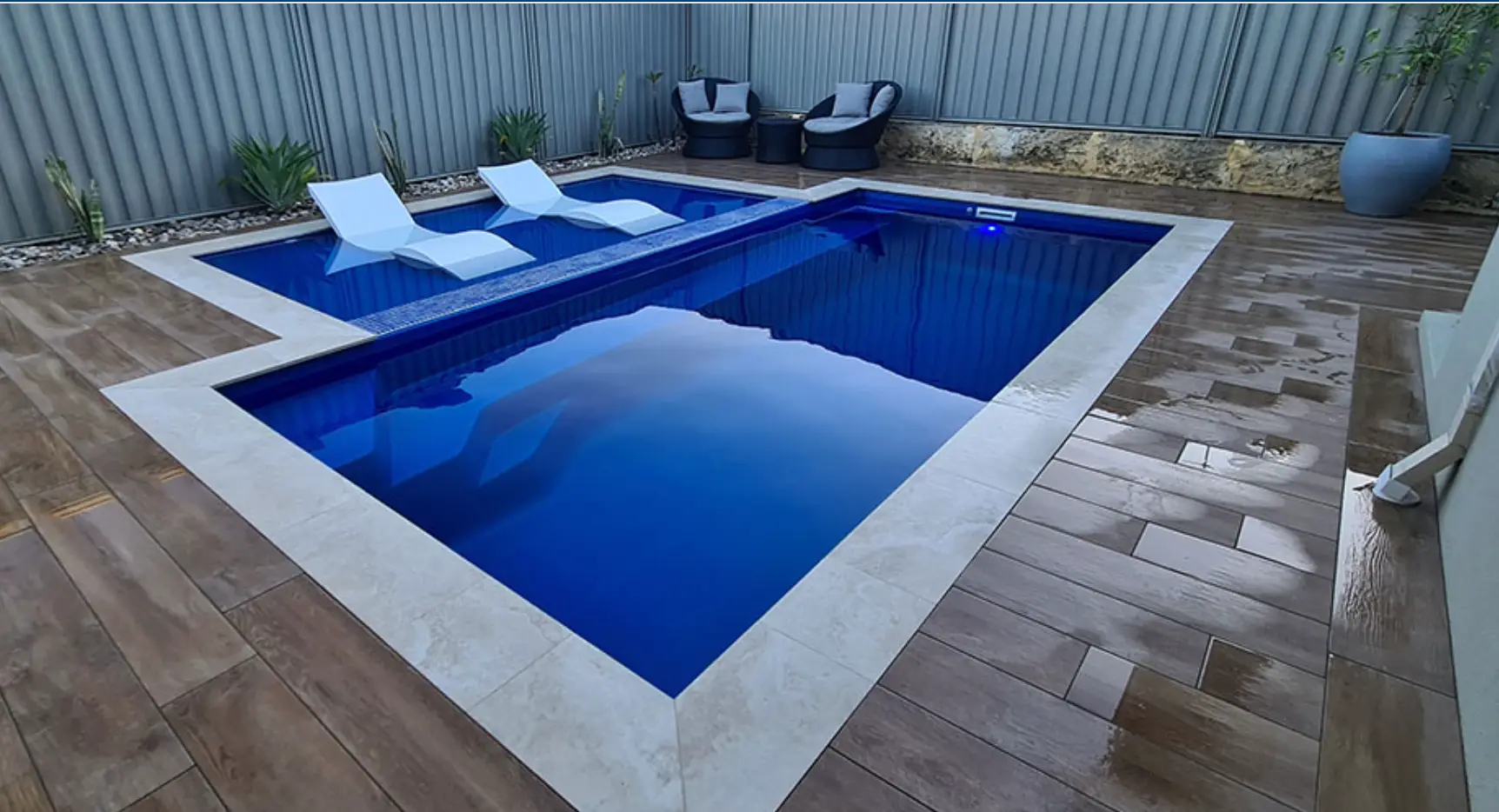 Aqua Ledge Fun Pool - Aqua Technics
